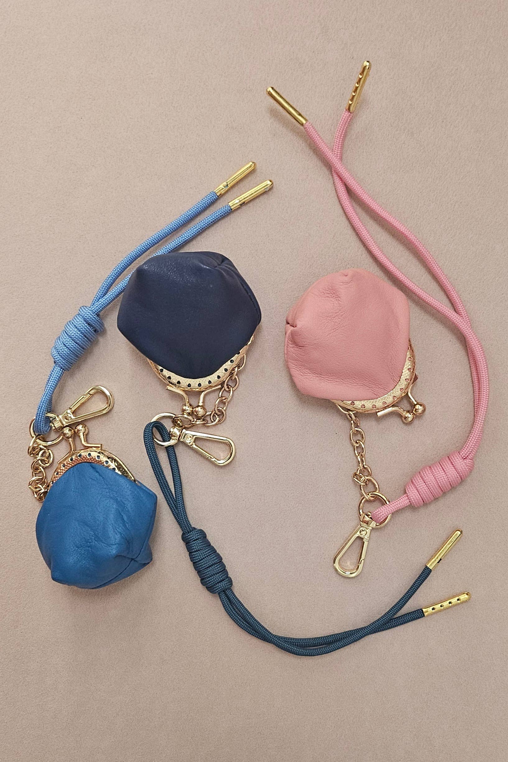Mini-Leder-Portemonnaie, abnehmbarer Taschenanhänger: Fuxia
