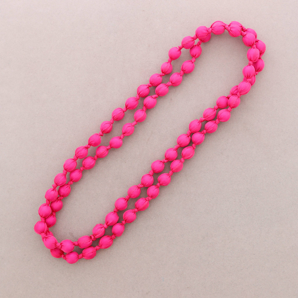 Lange Halskette mit stoffbezogenen Kugeln 160cm (B): Fuchsie