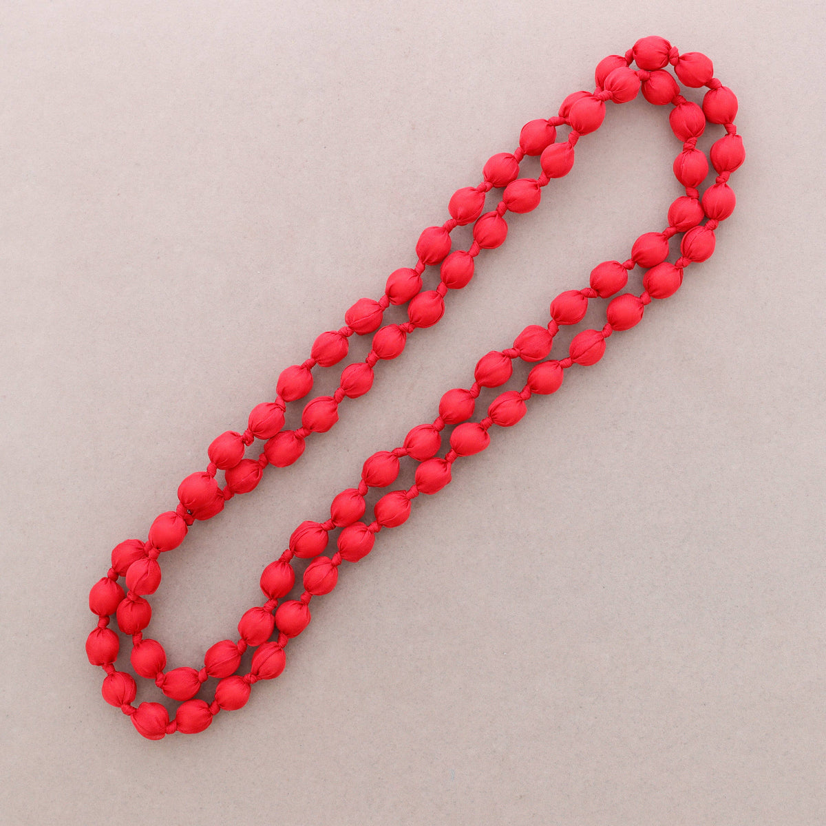 Lange Halskette mit stoffbezogenen Kugeln 160cm (B): Fuchsie