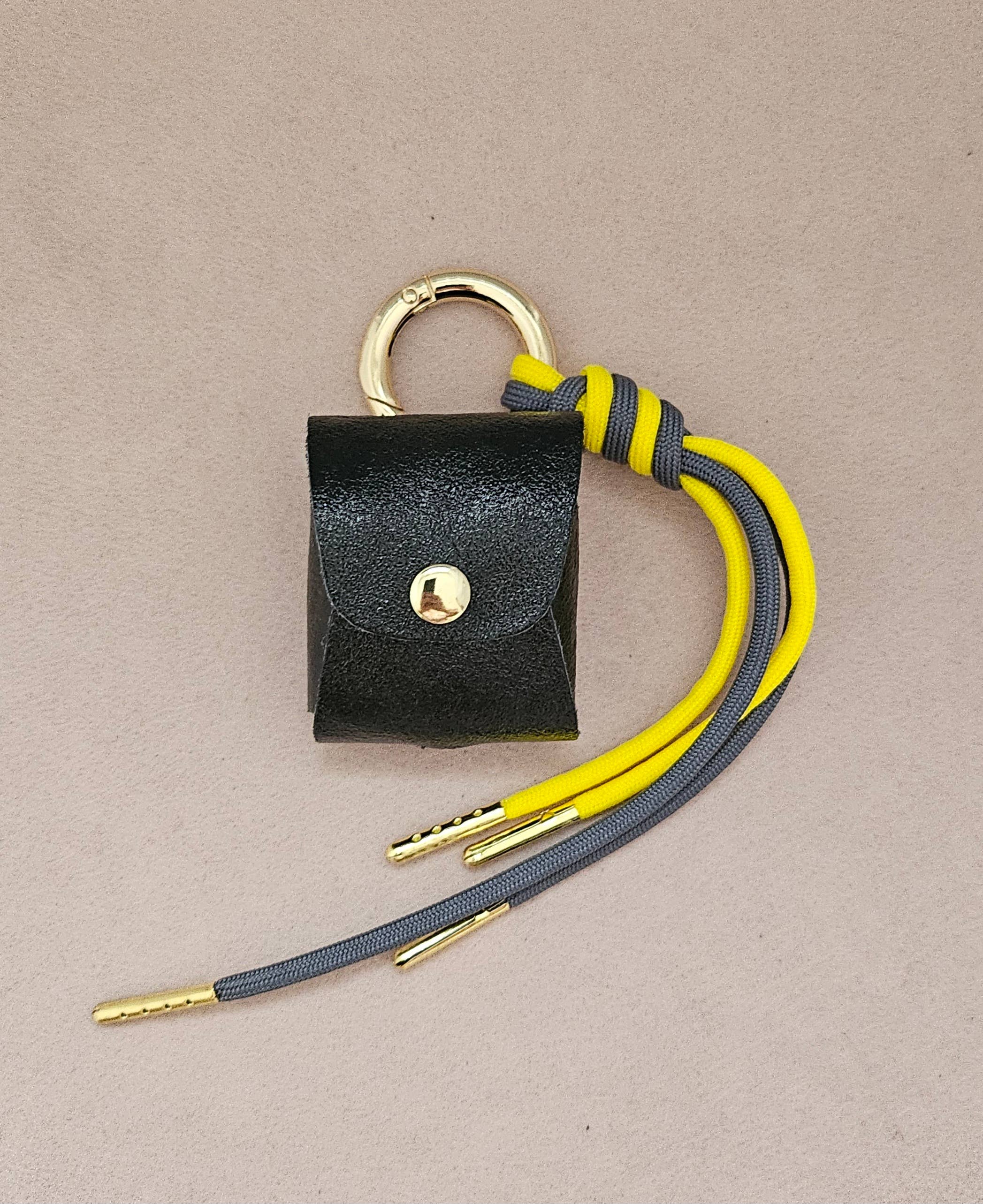 Leder-Kopfhörerhalter, Taschenanhänger: Mit Schnur / Leichter Leopard
